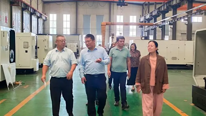 Yurtdışı Müşteriler Yerinde İnceleme için Qiansheng Ağır Sanayi Fabrikasını Ziyaret Etti